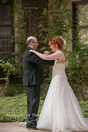 Dancing Couple | Minnesota Wedding