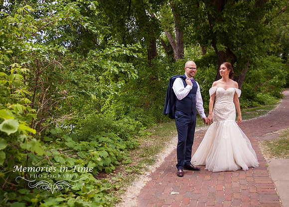 Minnesota Wedding Photographer | A Surly Brewing Company Wedding | Love