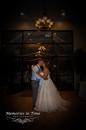 Minneapolis Wedding Photographer | The Courtyards of Andover