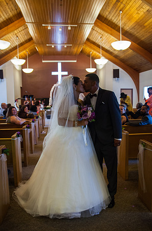 St. Paul Wedding Photographer | Kiss