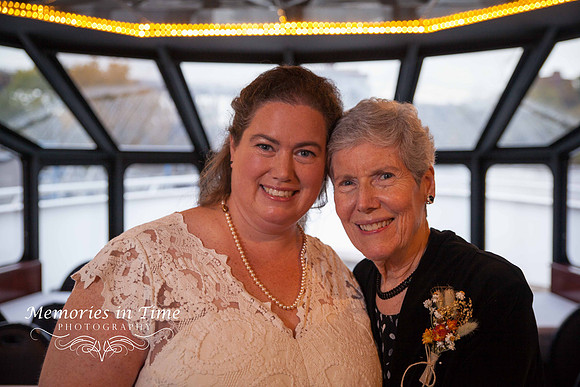 Minneapolis Wedding Photographer | Paradise Charter Cruises