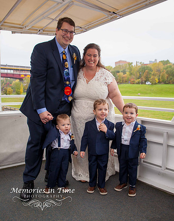 Minneapolis Wedding Photographer | Paradise Charter Cruises