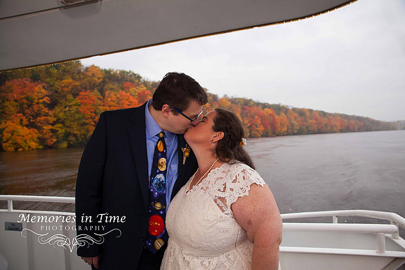Minneapolis Wedding Photographer | Paradise Charter Cruises